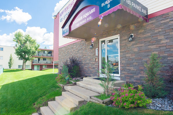 Raleigh Square Apartments